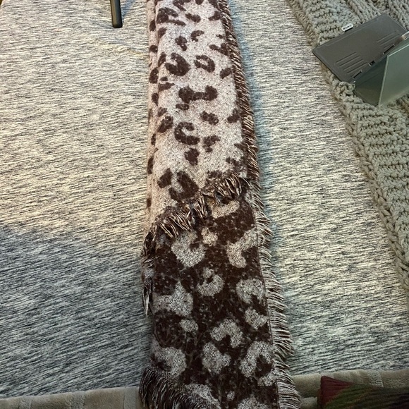 Scarf - Picture 3 of 3